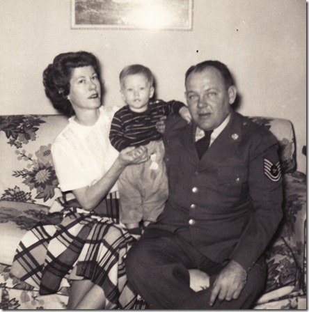 1952 - Mom Me Dad 2