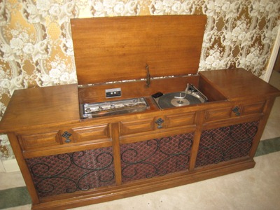 console-stereo2