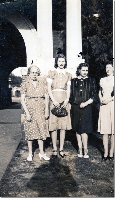 1944-Su Mrs. Embery - Dorothy Atkins - Annie Laurie Tillman - Gin